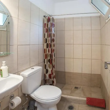 Eleni - 500m From Center, By Zantewize *